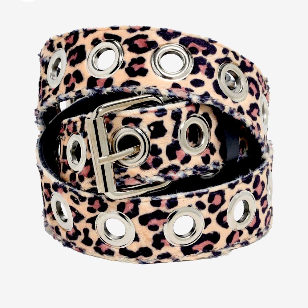 Fuzzy leopard grommet belt